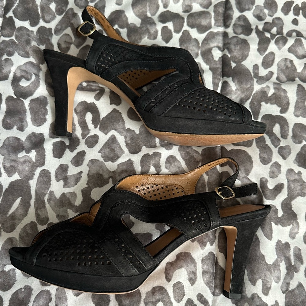 Clark's black sandals sz 9.5